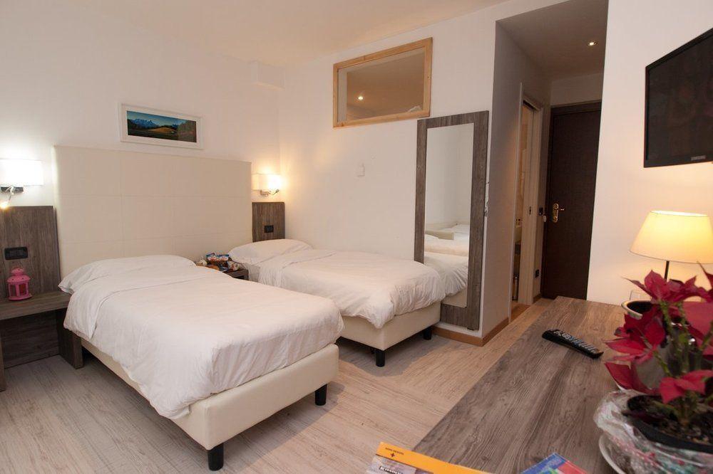 Hotel Le Soleil Challand-Saint-Anselme Eksteriør billede
