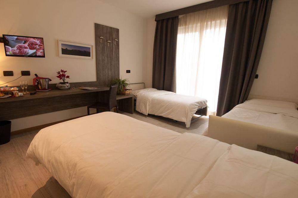 Hotel Le Soleil Challand-Saint-Anselme Eksteriør billede