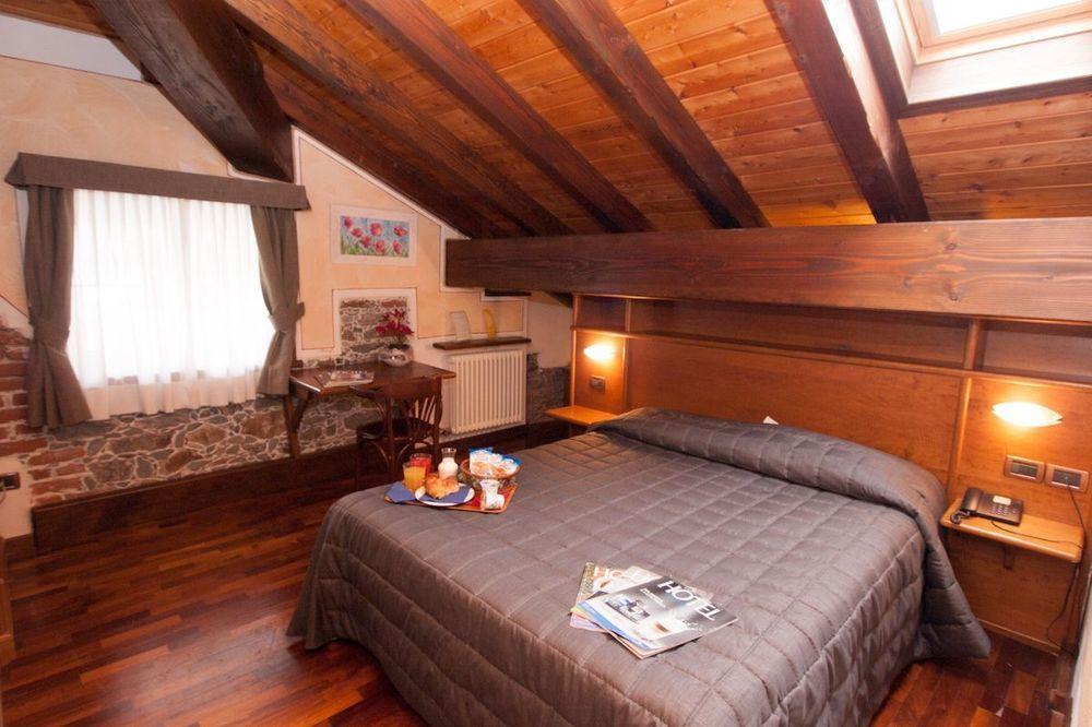Hotel Le Soleil Challand-Saint-Anselme Eksteriør billede